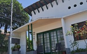 Casa Térrea 3 Dorm SP Expo Paralimpico